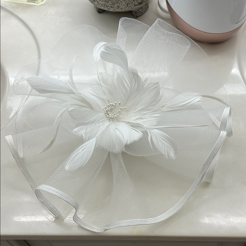 Elegant White Feather Fascinator